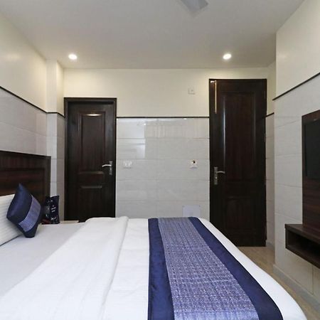 Hotel Usa New Delhi Exterior photo